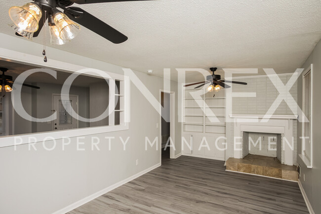 Building Photo - Pretty Columbia Home Available Now