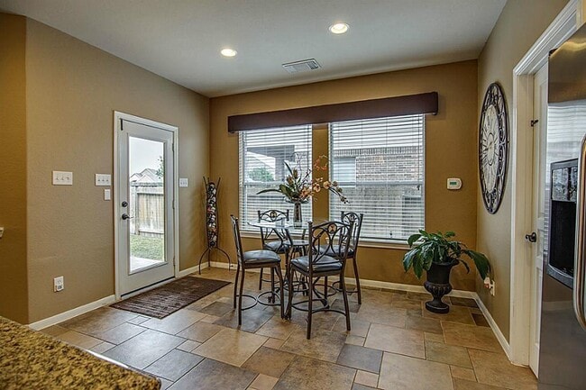 Building Photo - 9422 Cheslyn Ct