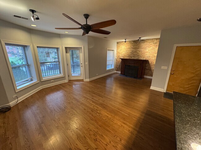 Building Photo - 4635 N Malden St