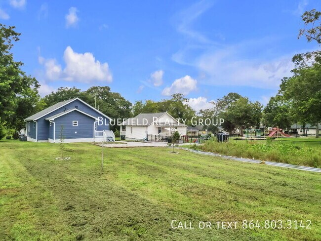 Building Photo - 212 E Bearden St