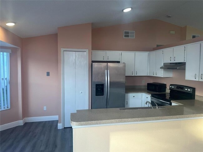 Building Photo - 2338 Harbor Town Dr