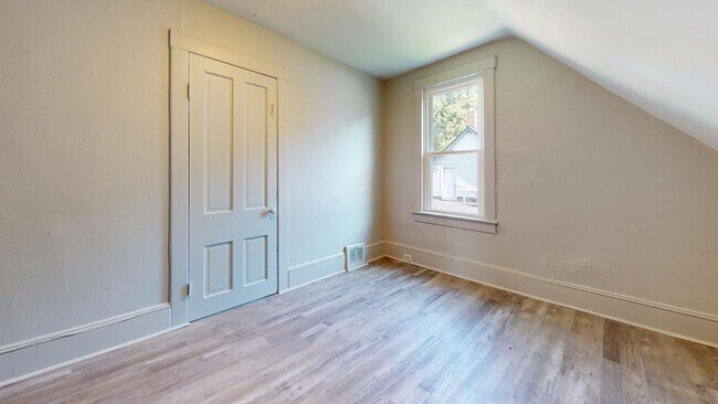 Building Photo - 4217 Hyde Ave
