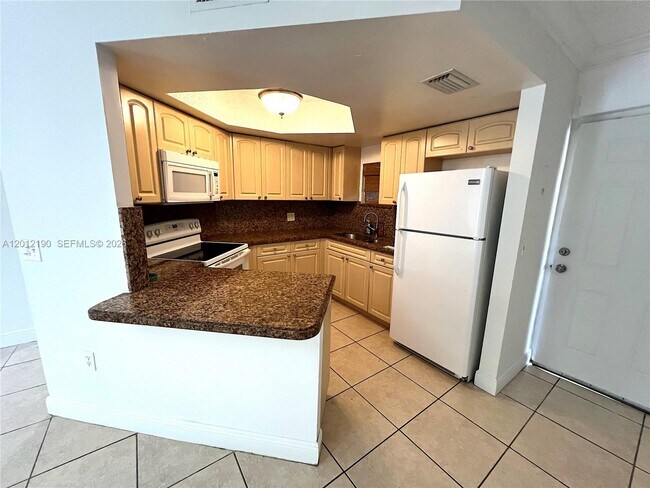 Building Photo - 8373 Lake Dr