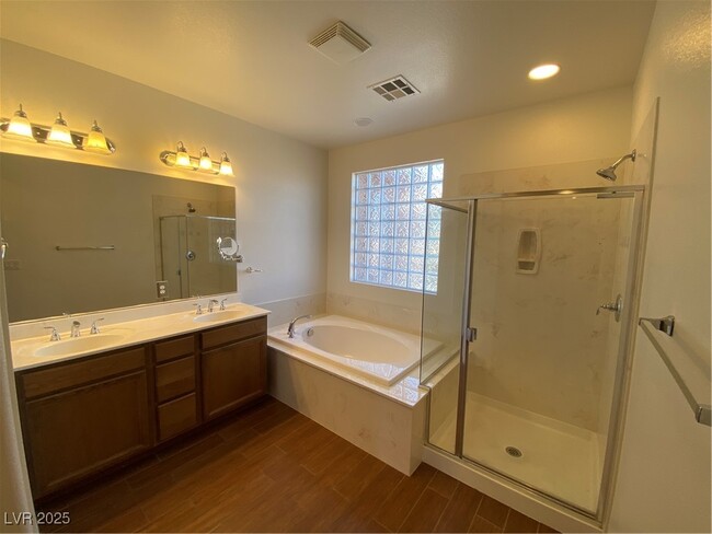 Building Photo - 11388 Newton Commons Dr
