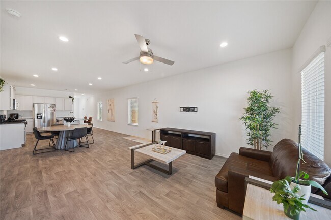 Building Photo - 22250 Palladium Dr