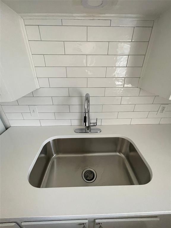 Building Photo - 3106 Duval St