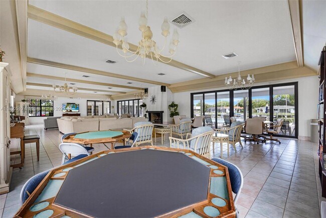 Building Photo - 130 Cypress Club Dr