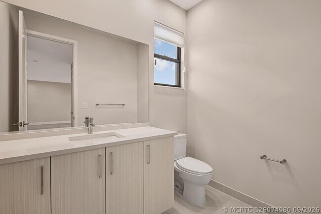 Building Photo - 10018 Skyloft St