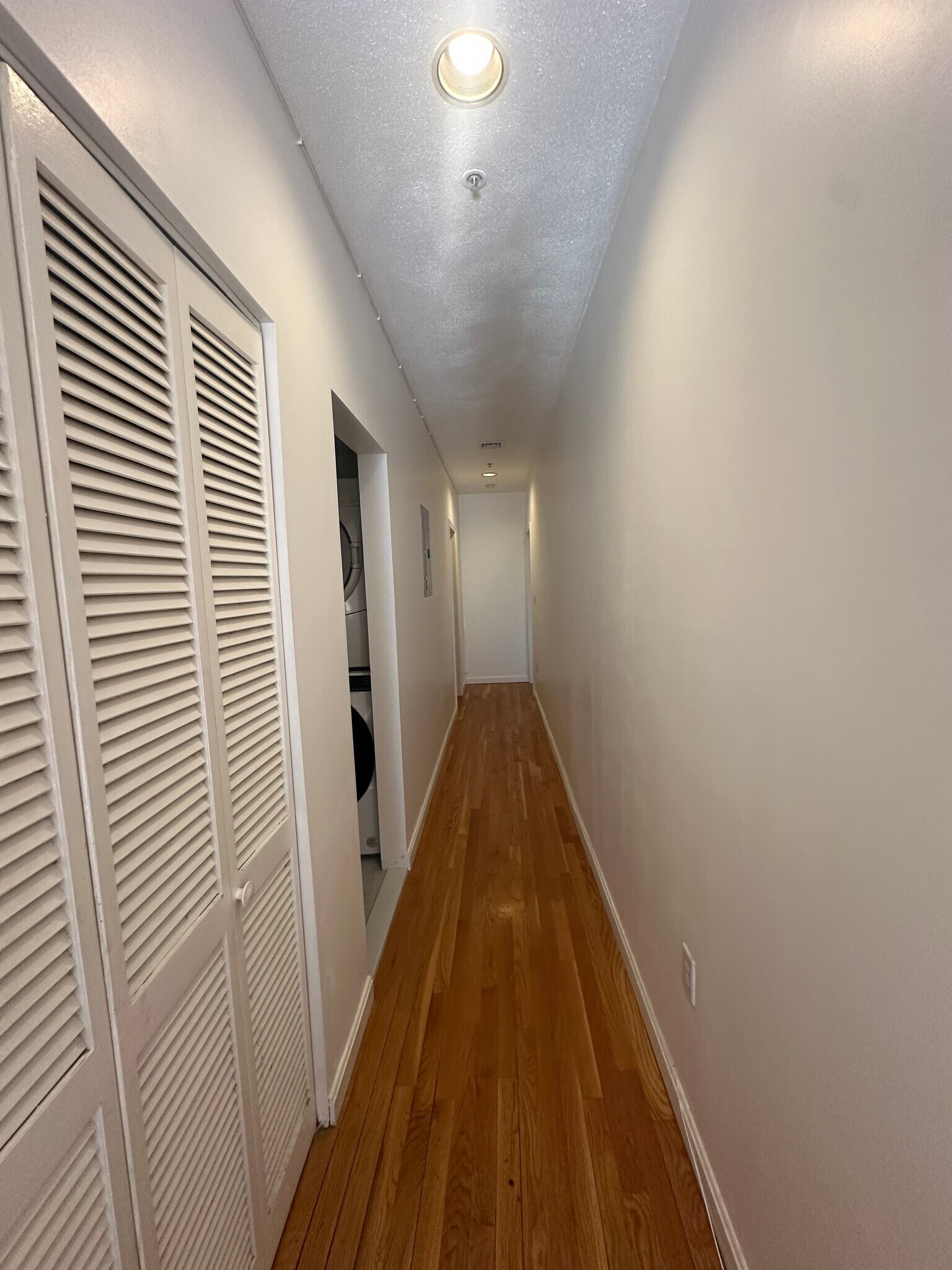 Building Photo - 238 Hanover St