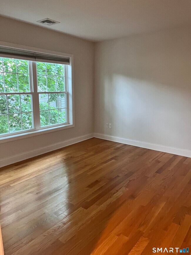 Building Photo - 20 3rd St