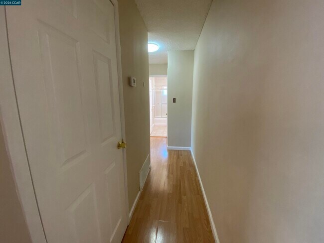 Building Photo - 2118 Peppertree Way