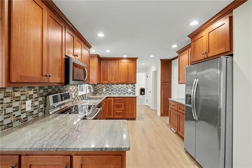 Building Photo - 8541 Birch Hollow Dr