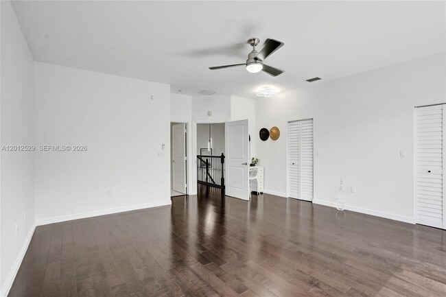 Building Photo - 2708 NE 30th Pl