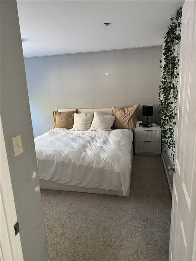 Building Photo - 18 Smithwheel Rd