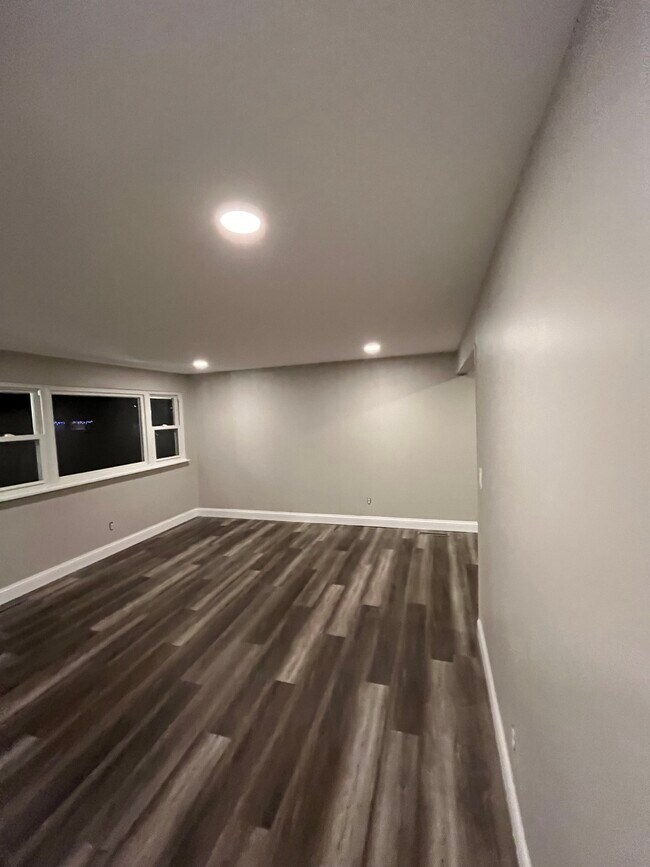 Building Photo - 5645 Botkins Rd