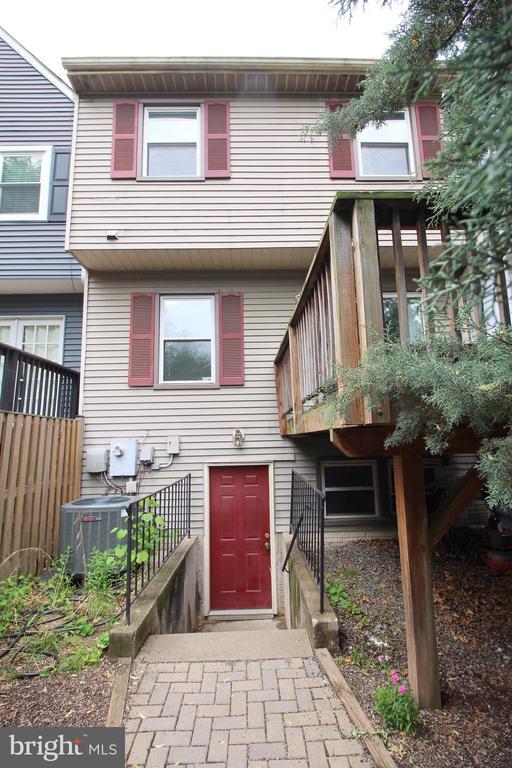 Building Photo - 953 Ferndale Ave