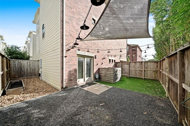 Building Photo - 650 Westcross St