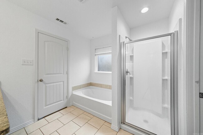 Building Photo - 17317 Crooked Oak Dr