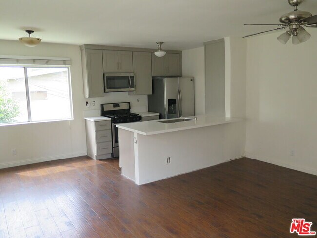 Building Photo - 12492 Gilmore Ave
