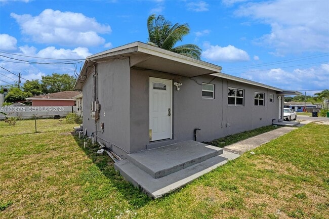 Building Photo - 369 Phippen Waiters Rd