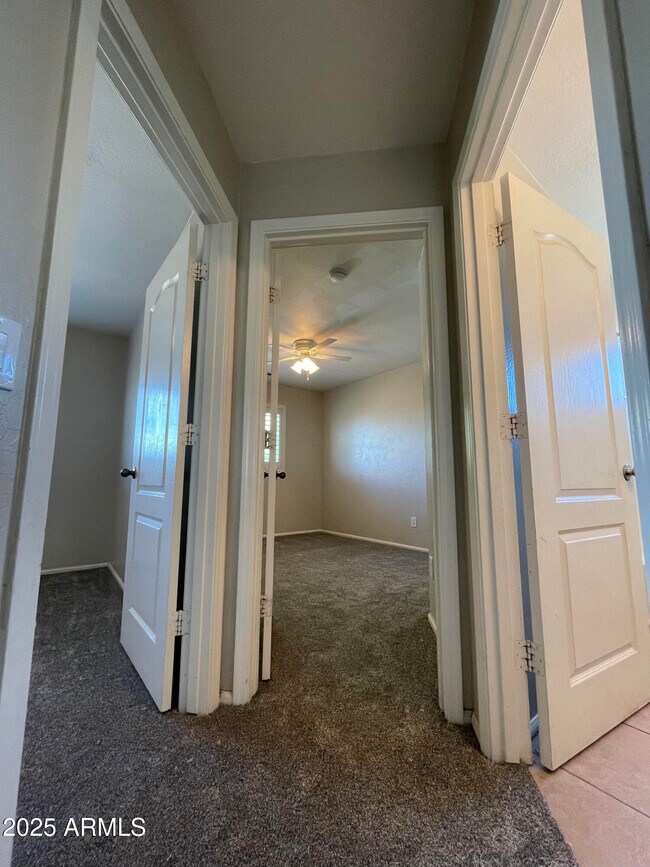 Building Photo - 1605 E Melanie St