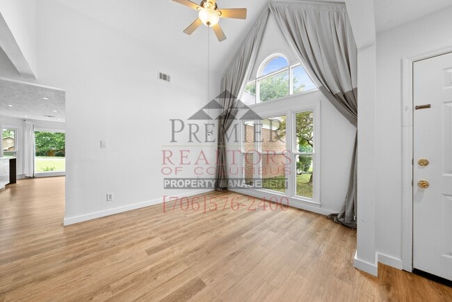 Building Photo - 2250 Rock Springs Ct