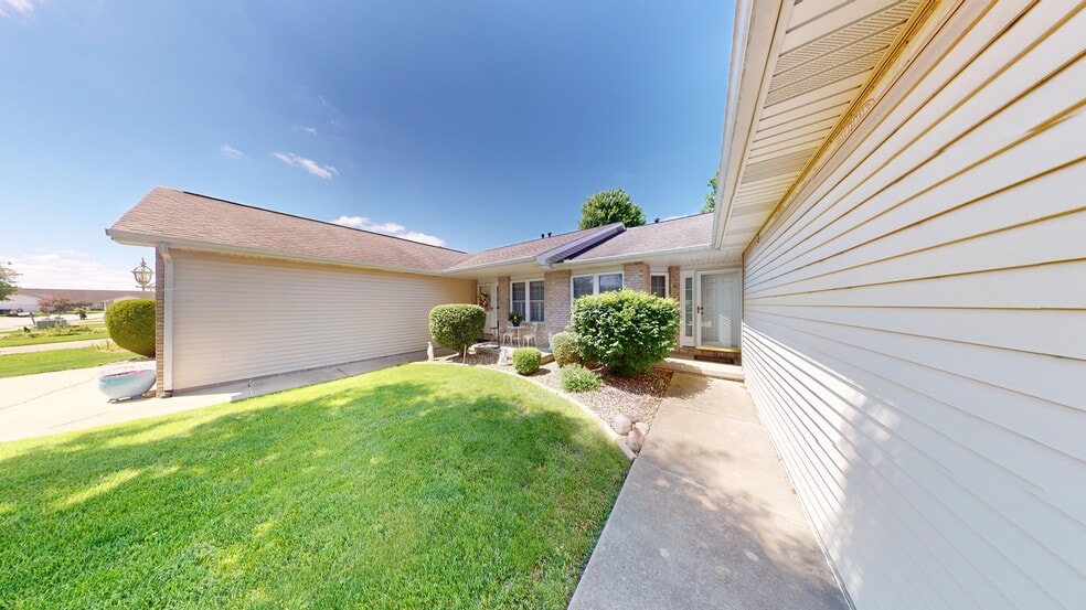 Building Photo - 3209 Sequoia Dr