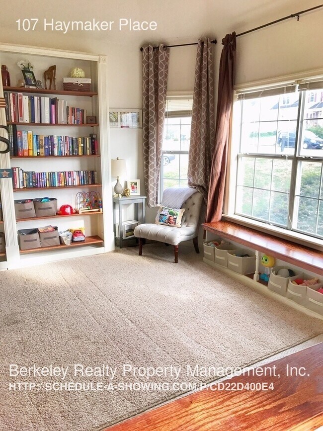 Building Photo - 107 Haymaker Place