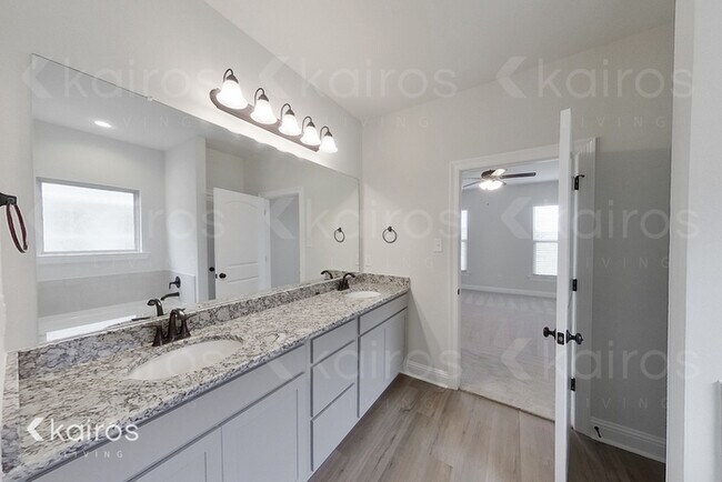 Building Photo - 103 Aubergine Ln.