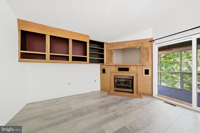 Building Photo - 371 Oak Hill Rd