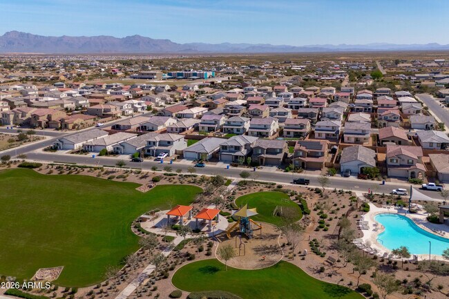 Building Photo - 10812 E Tesla Ave