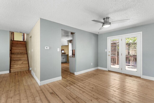 Building Photo - Available NOW! 3 Bedroom 1 Bath Beautiful Home in Arvada!