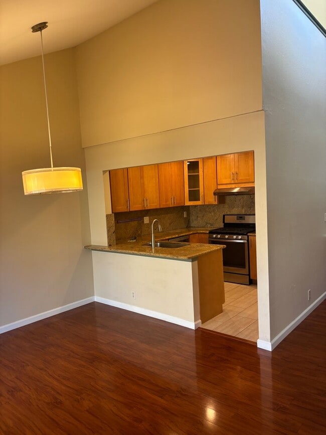 Building Photo - Two Bedroom Two Bath, plus Office Townhouse in Aptos