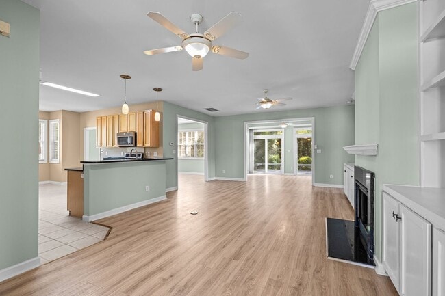 Building Photo - Four Bed Brandywine Home Available Now