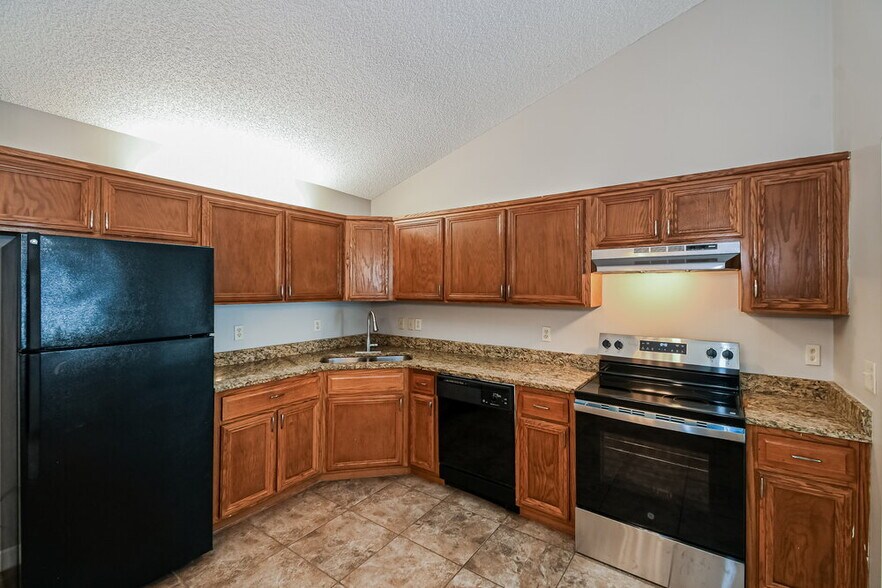 Building Photo - 1882 Manitoba Ct S
