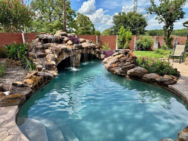 Building Photo - 7002 Greatwood Trails Ct