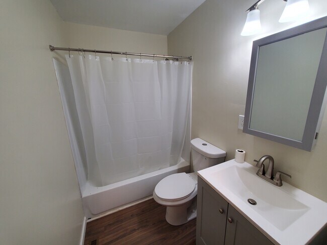 Bathroom - 2249 Newgate Ave