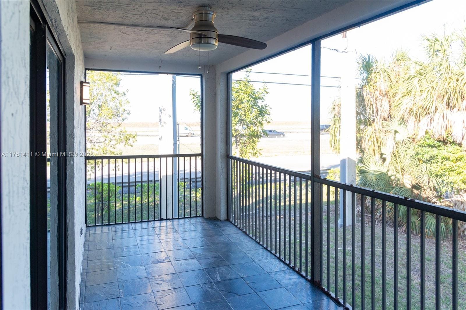 Building Photo - 153 Lakeview Dr