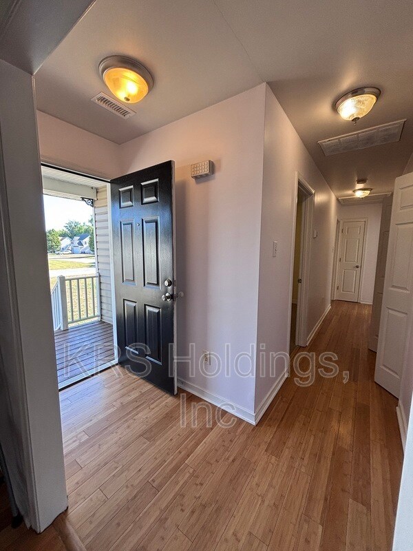 Building Photo - 5701 Piney Ridge Ct