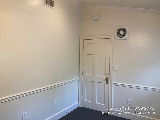 Building Photo - 1716 Clinch Ave