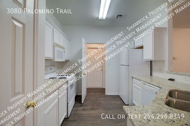 Building Photo - Surrey Ridge Duplex
