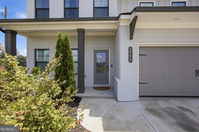 Building Photo - 2700 Westgate Park Dr
