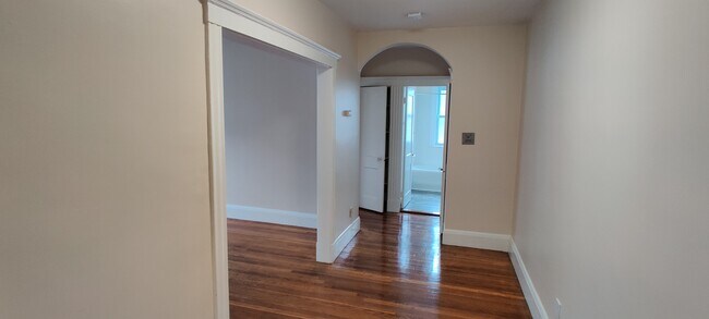 Building Photo - 30 Harwood St