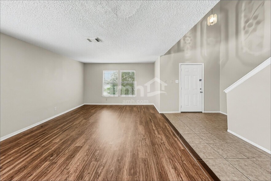 Building Photo - 6678 Snow Meadow Dr