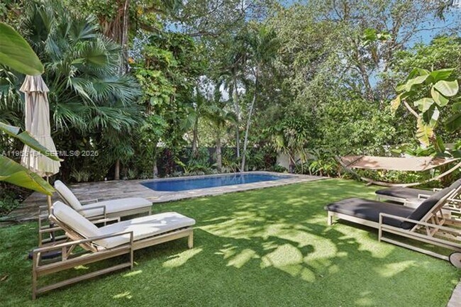 Building Photo - 34 SW 22nd Rd