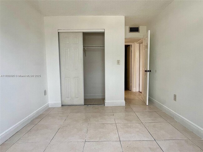 Building Photo - 1805 Sans Souci Blvd