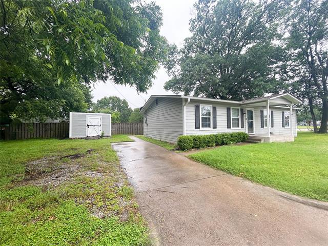 Primary Photo - 111 Oaklawn Dr