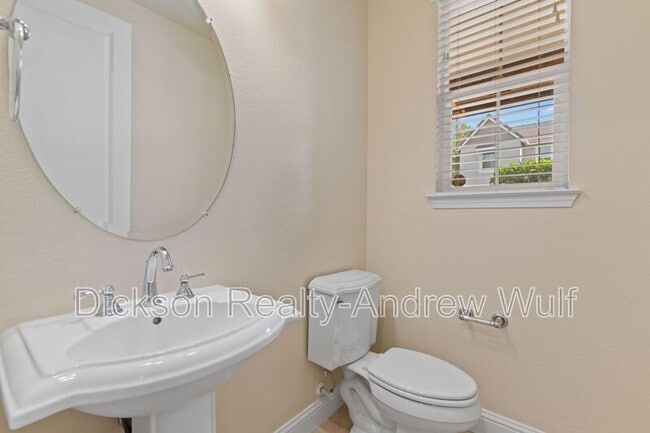 Building Photo - 2245 Heavenly View Trail