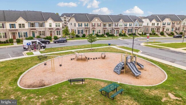 Building Photo - 6110 Stonecat Ct