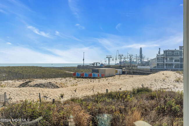 Building Photo - 42 Dune Terrace